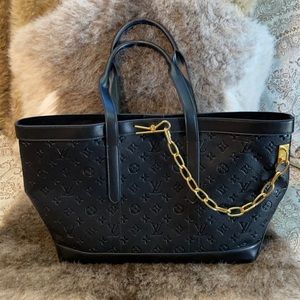 Large tote